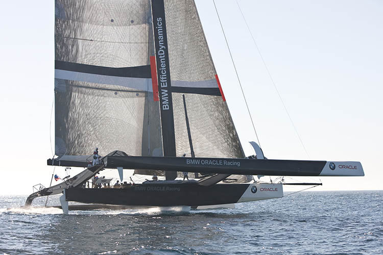 El trimaran de BMW Oracle Racing