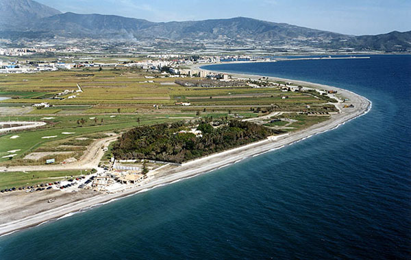 Punta del Santo. Al fondo Motril Punta del Santo. Al fondo Motril