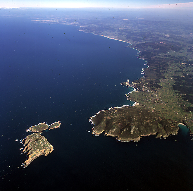 Vista general desde Punta Langosteira a Cabo San Adrián e Illas Sisargas Vista general desde Punta Langosteira a Cabo San Adrián e Illas Sisargas