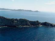 Punta Jondal. Ensenada des Codolar. Al fondo Cap Falcó