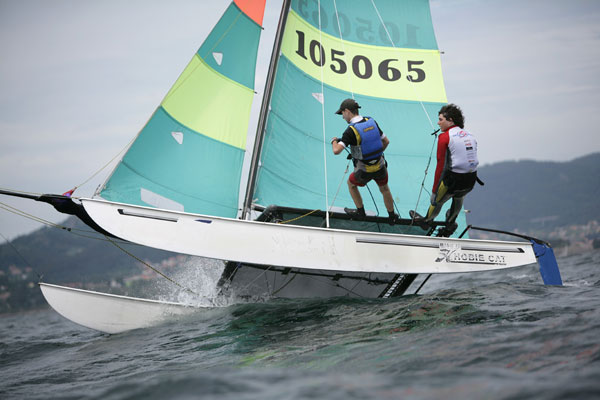 Trofeo Caixanova de Platu 25 y Catamaranes a Vela que organiza el Club Marítimo de Canido