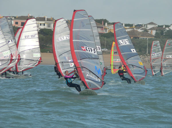 V Regata de Año Nuevo-Bahia de Cádiz de RS:X y Techno