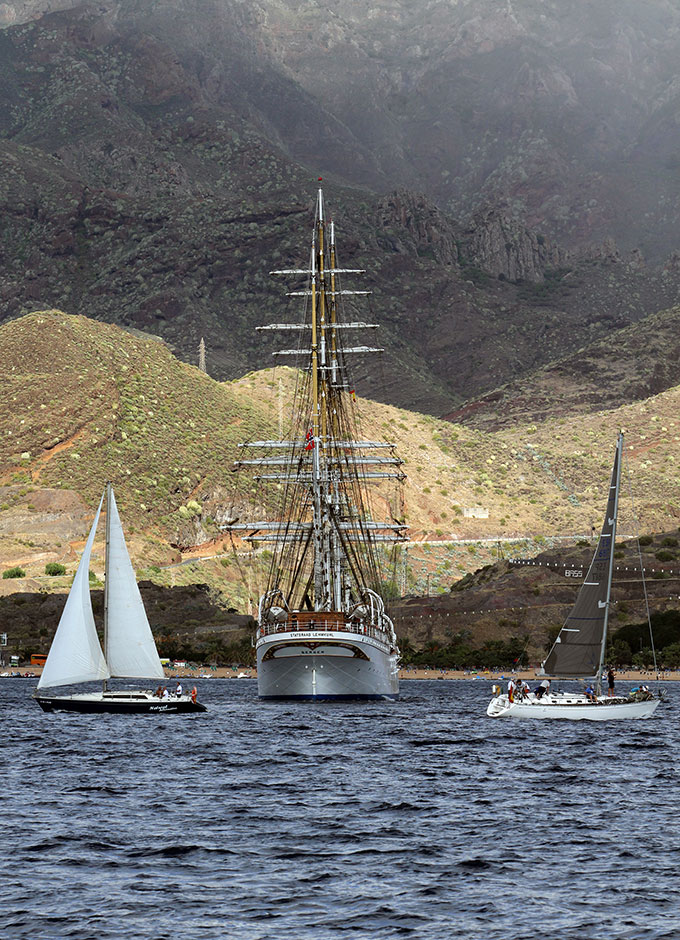 Statsraad Lehmkuhl fondeado en Tenerife