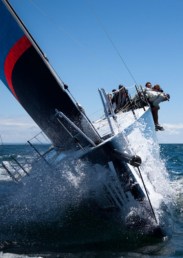 Fotos a bordo del Bribón durante la regata de entrenamiento del Circuito MedCup en Cascais