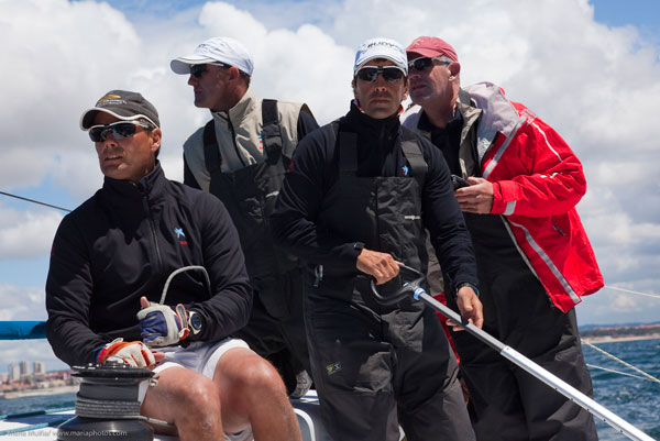 Fotos a bordo del Bribón durante la regata de entrenamiento del Circuito MedCup en Cascais