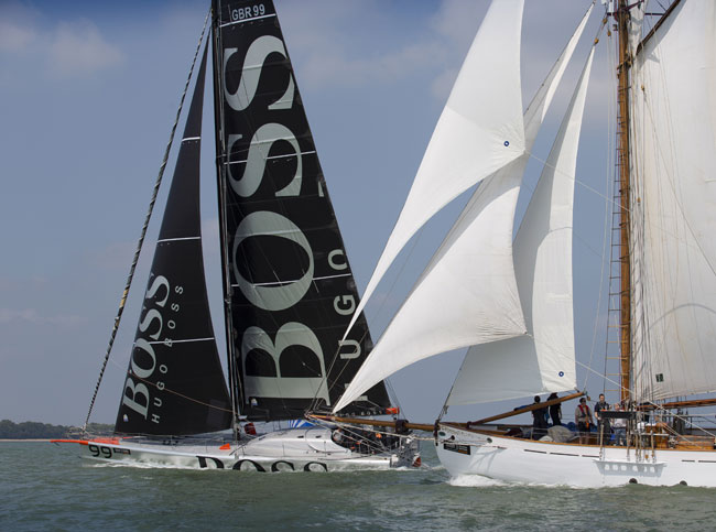 Alex Thomson a bordo del Open 60 Hugo Boss