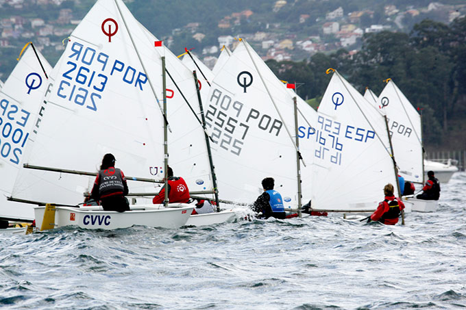 2ª Jornada  Meeting Internacional de Optimist . Cidade de Vigo