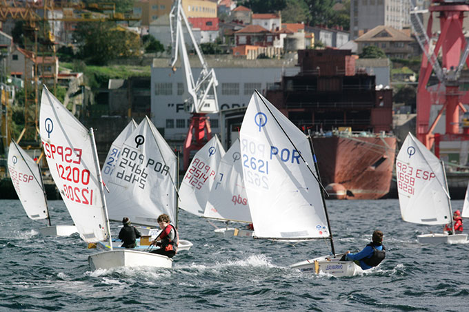 2ª Jornada  Meeting Internacional de Optimist . Cidade de Vigo