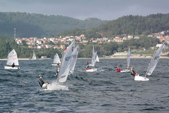 2ª Jornada  Meeting Internacional de Optimist . Cidade de Vigo