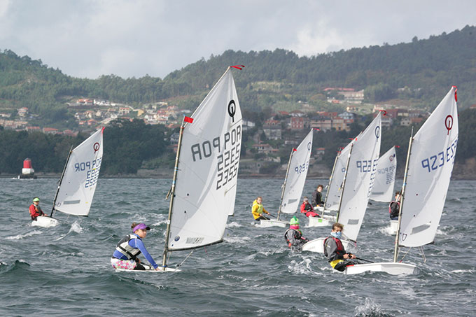 2ª Jornada  Meeting Internacional de Optimist . Cidade de Vigo