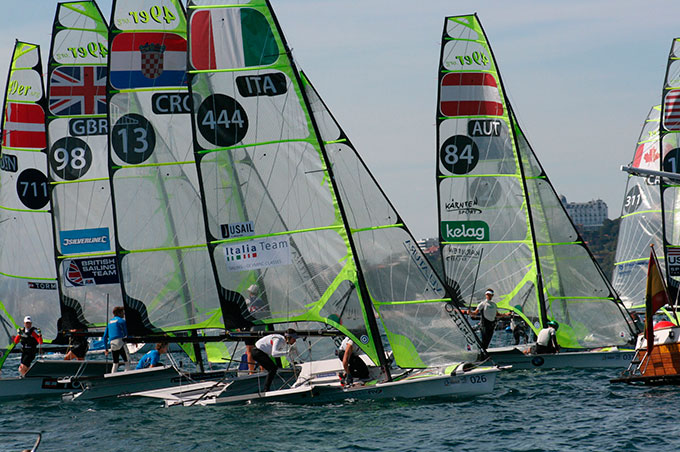 4ª Jornada Poco viento solo compiten los 49er 4ª Jornada Poco viento solo compiten los 49er
