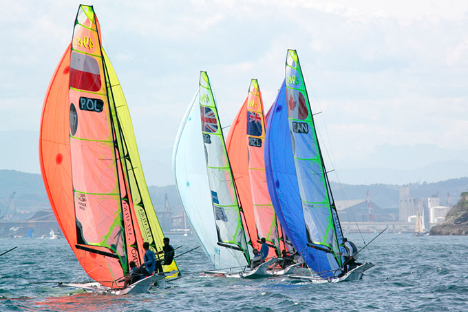 4ª Jornada Poco viento solo compiten los 49er 4ª Jornada Poco viento solo compiten los 49er