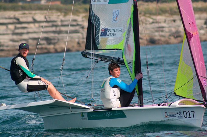 4ª Jornada Poco viento solo compiten los 49er 4ª Jornada Poco viento solo compiten los 49er