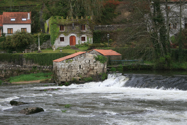 Molino en Ponte Maceira / Río Tambre :: Comarcas centrales de Galicia. A  CORUÑA / Coruña, A / Ríos y Lagos / Guías / Portada - masmar