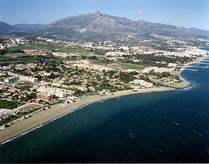 Playa de San Pedro de Alcántara