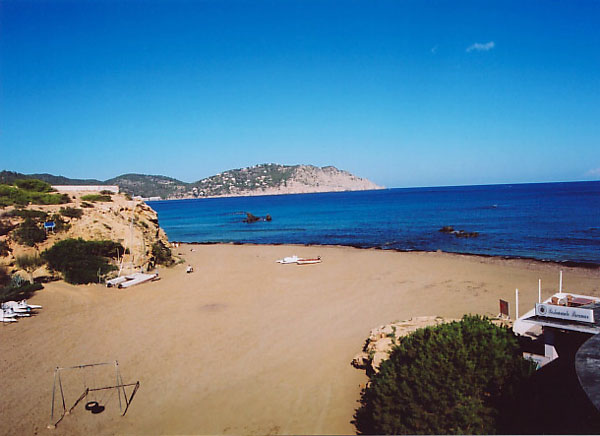 Platja d'Es Figueral (Santa Eulària d'es Riu / Ibiza ) 