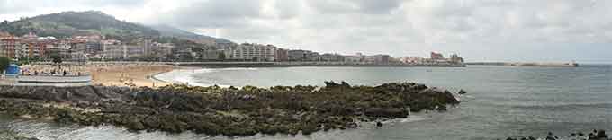 Playa de Brazomar y su cercanía al cascao urbano