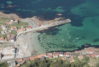Puerto pesquero de Pindo. Fondeo y visita Puerto pesquero de Pindo. Fondeo y visita