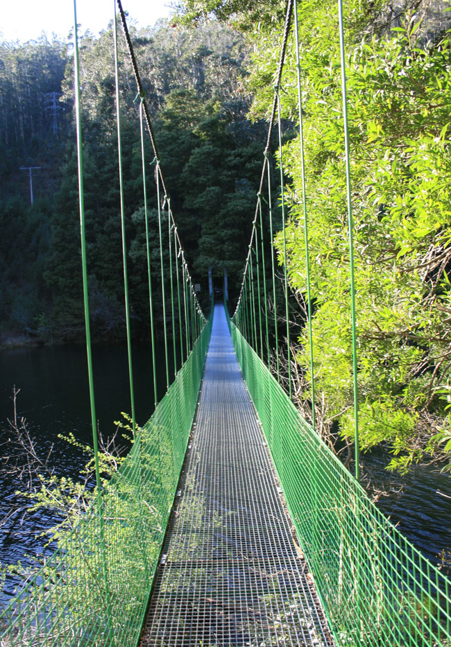Puente colgante cerca de Noia