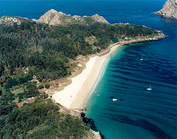 Playa y fondeadero de la Isla Sur. San Martiño. Cíes Playa y fondeadero de la Isla Sur. San Martiño. Cíes