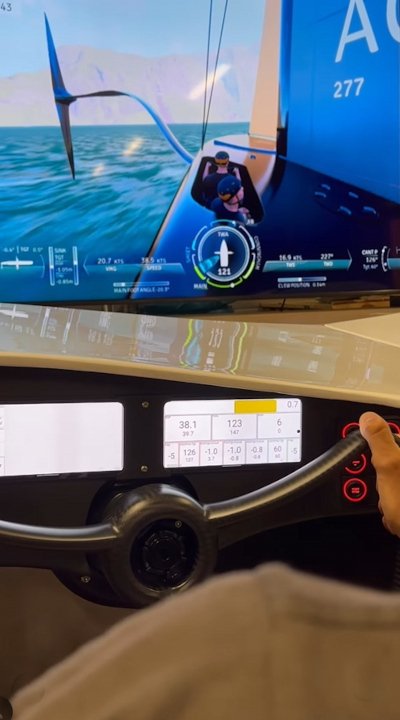 7_m15031_cockpit1