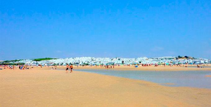 Embajada Fuera de dictador Playa de los Bateles (Conil de la Frontera) / Andalucía / Playas / Guías /  Portada - masmar