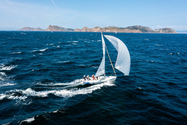 El Alboroto es lider en J80 © Jacobo Bastos