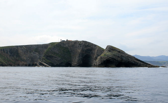Faro de Vidio desde la mar