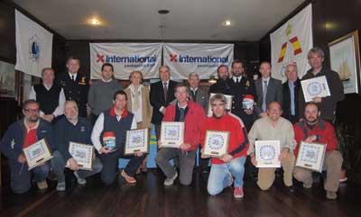 Foto-de-familia-premiados-y-autoridades-(medios)