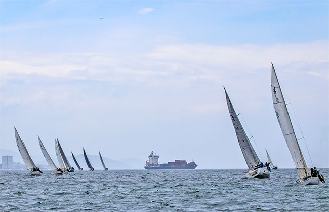 Las-rías-de-Vigo-y-Pontevedra-serán-escenario-este-año-del-Trofeo-Comunica---Foto-©-Rosana-Calvo-