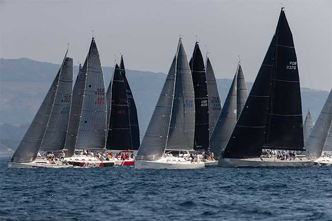 Los-grandes-barcos-pudieron-disputarse-este-sábado-las-primeras-pruebas-de-la-competición---Foto-Lalo-R-Villar