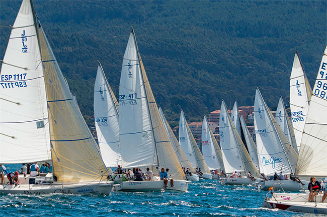 Los-J80-están-compitiendo-con-mucha-intenssidad-ante-la-proximidad-del-campeonato-de-España---Foto-Lalo-R-Villar