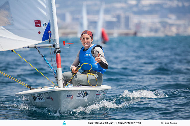 Mónica-Azón,-vencedora-BARCELONA-LASER-MASTER-CHAMPIONSHIP-2018,TROFEO-TECNOCASA-en-Laser-Radial