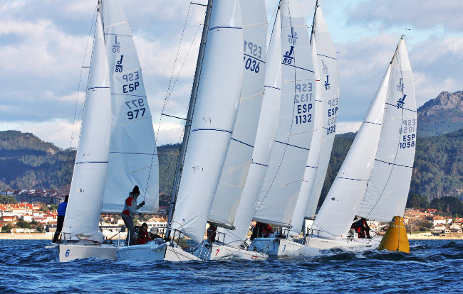 Un momento de la regata celebrada hoy en Baiona  - Foto © Rosana Calvo