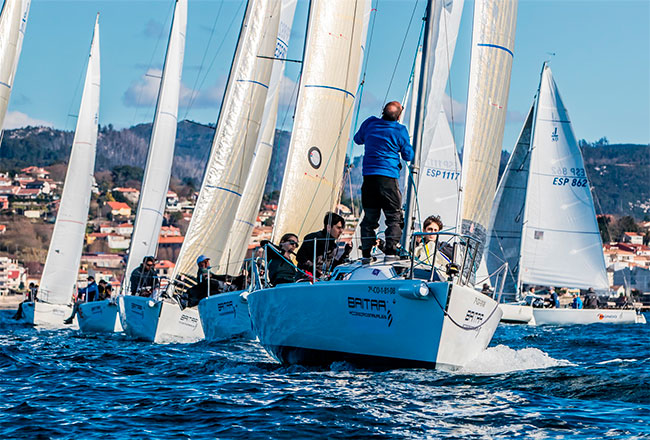 Una-veintena-de-barcos-participarán-en-la-Liga-de-Invierno-Baitra-J80---Foto-©-Rosana-Calvo