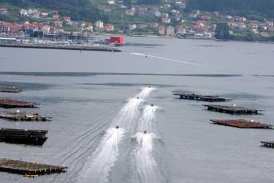 Una treintena de pilotos estarán en la parrilla de salida de Sanxenxo para disputar el Europeo de Motos Acuáticas Una treintena de pilotos estarán en la parrilla de salida de Sanxenxo para disputar el Europeo de Motos Acuáticas
