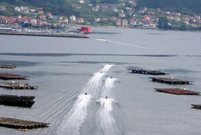 Una treintena de pilotos estarán en la parrilla de salida de Sanxenxo para disputar el Europeo de Motos Acuáticas