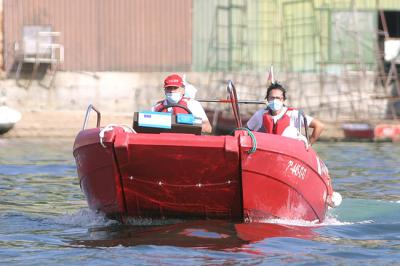 Los pilotos Pepe Barrio y Pilar Sarmiento profetas en su tierra con el Trofeo Fibralar de Motonáutica inclusiva