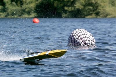 Tui acoge la final del Campeonato de España de Radiocontrol con 20 lanchas en aguas del Miño