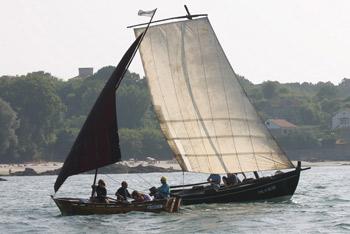 La Asociación de Marineros Artesales y Deportivos San Miguel de Bouzas crea el primer pantalán de embarcaciones tradicionales de Galicia
