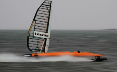 Un año de récord “Vestas Sailrocket2”, volando a 65,45 nudos a vela Un año de récord “Vestas Sailrocket2”, volando a 65,45 nudos a vela