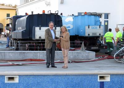 El agua de la piscina exterior del RCNP limpiará las calles de Palma