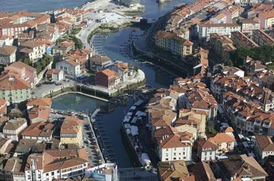 El puerto de Llanes puede acoger embarcaciones deportivas tras la entrega de los 140 amarres con que cuentan las nuevas instalaciones El puerto de Llanes puede acoger embarcaciones deportivas tras la entrega de los 140 amarres con que cuentan las nuevas instalaciones
