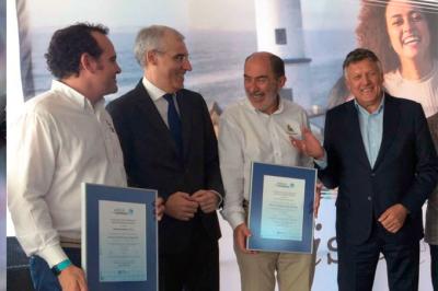 El Real Club Nautico de Sanxenxo recibe la distinción de Galicia Calidade de la Xunta de Galicia