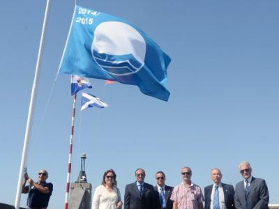 La bandera azul ya luce en el RCNT La bandera azul ya luce en el RCNT