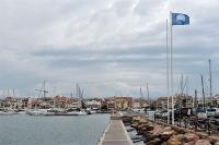 La Bandera Azul ya ondea en el Club Nàutic Cambrils