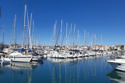 La Fundación de Educación Ambiental vuelve a otorgar la Bandera Azul al Club Nàutic Cambrils La Fundación de Educación Ambiental vuelve a otorgar la Bandera Azul al Club Nàutic Cambrils