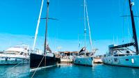 La Marina de València implementa sistemas para asegurar la limpieza de sus aguas