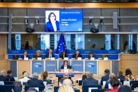 Adina Ioana Vălean, de Rumanía, nueva Comisaria de Transporte de la Comisión Europea 