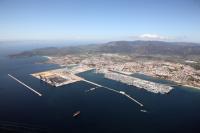 El tráfico de contenedores en el puerto de Algeciras crece casi un 40% en el primer trimestre, por los contenedores en régimen de tránsito 